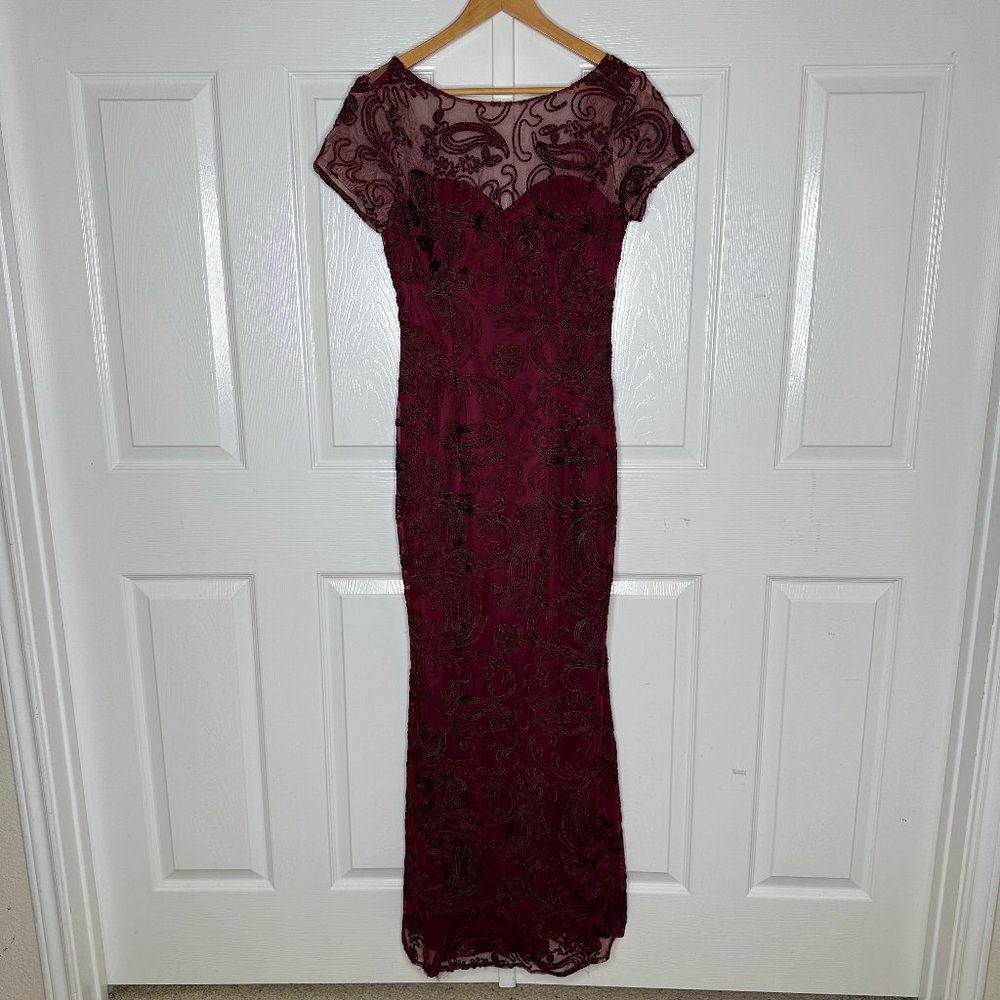 JS Collections Women's Boat Neck Short Sleeve Laced Burgundy  Mermaid Gown